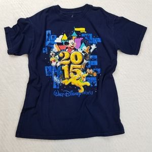 🔥Walt Disney World T shirt size L Blue Navy 2015 Souvenir Collection